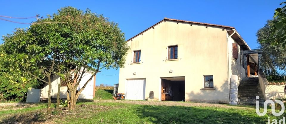 Maison 5 pièces de 94 m² à Brie-sous-Barbezieux (16300)