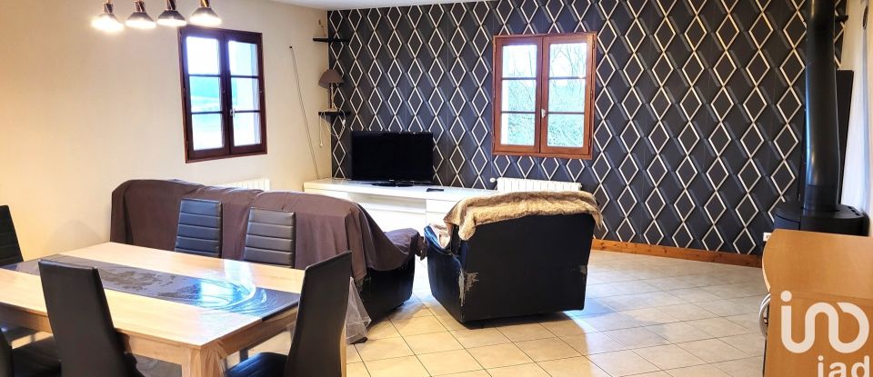 Maison 5 pièces de 94 m² à Brie-sous-Barbezieux (16300)