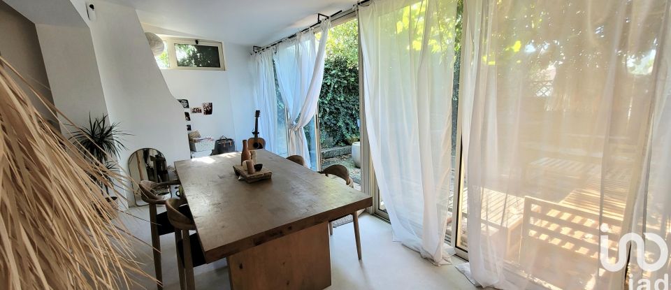 House 4 rooms of 102 m² in L'Isle-sur-la-Sorgue (84800)