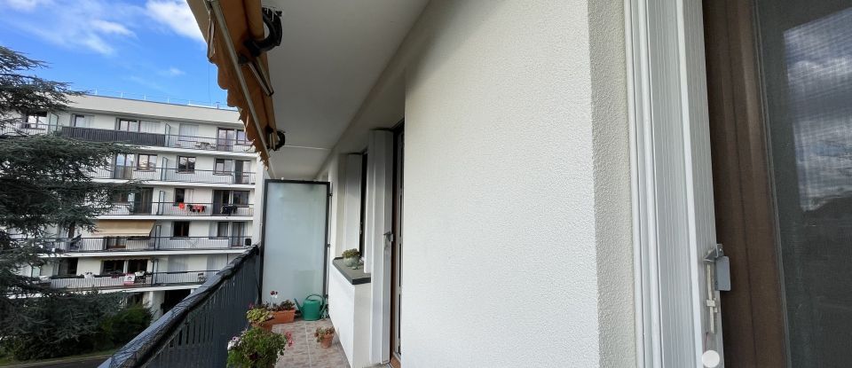 Appartement 3 pièces de 63 m² à Corbeil-Essonnes (91100)