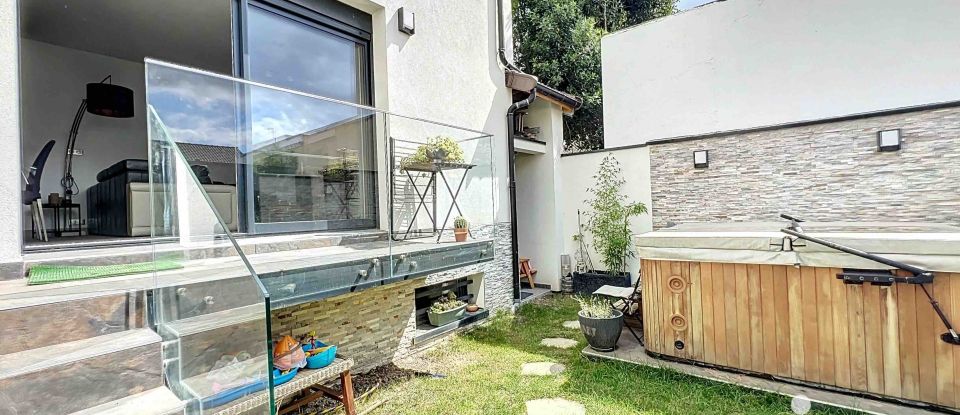 Maison 6 pièces de 194 m² à Arcueil (94110)