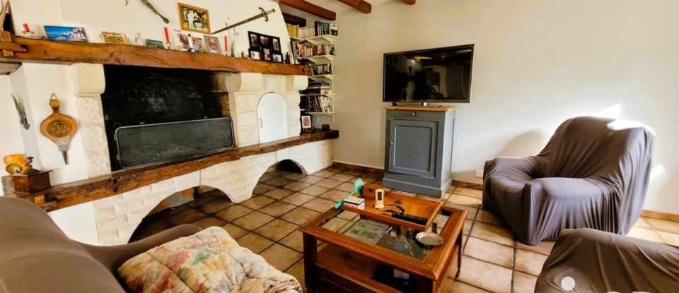 House 5 rooms of 165 m² in Mirambeau (17150)