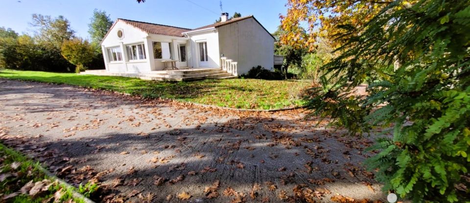 House 5 rooms of 165 m² in Mirambeau (17150)