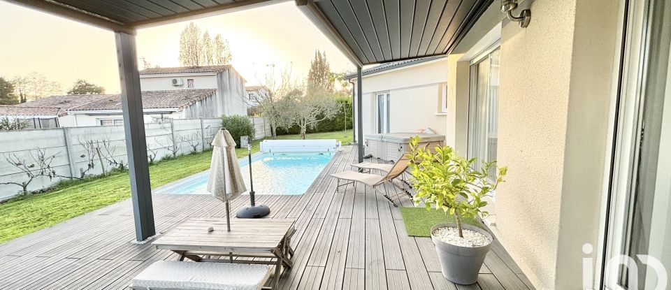 House 5 rooms of 127 m² in Castelnau-de-Médoc (33480)