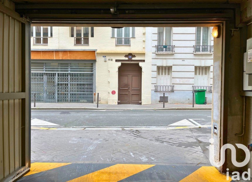 Parking of 10 m² in Paris (75014)