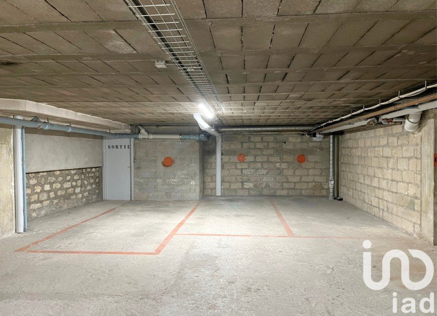 Parking/garage/box de 10 m² à Paris (75014)