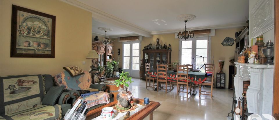 Traditional house 7 rooms of 238 m² in Villecresnes (94440)