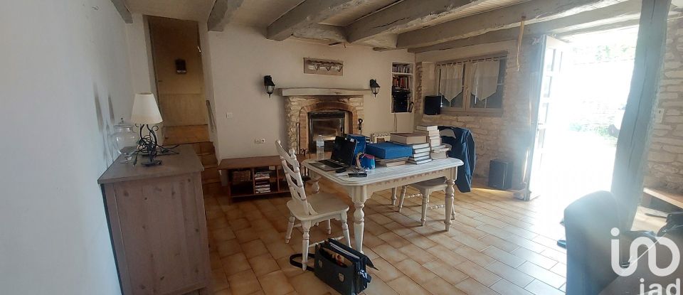 Maison de campagne 4 pièces de 110 m² à - (86130)