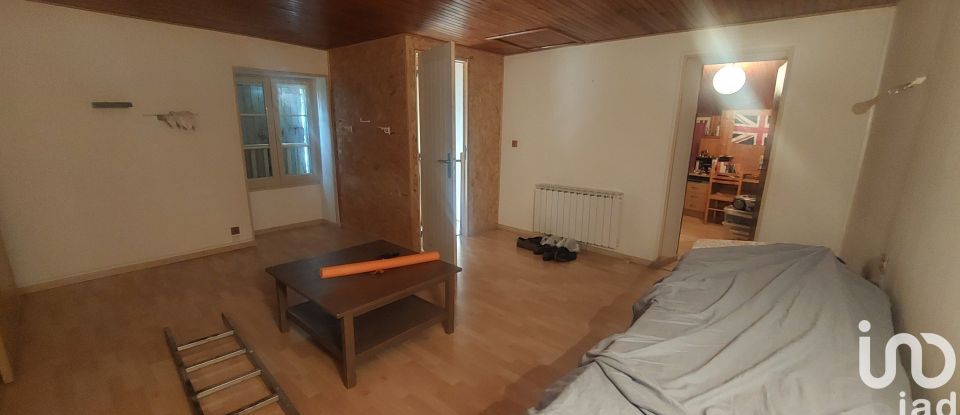 Maison de campagne 4 pièces de 110 m² à - (86130)