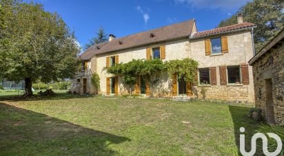 Traditional house 7 rooms of 233 m² in Sarlat-la-Canéda (24200)