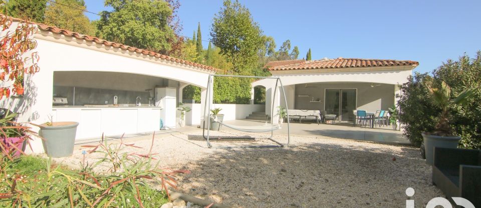 Maison 6 pièces de 196 m² à Méounes-lès-Montrieux (83136)