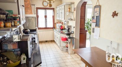 House 6 rooms of 127 m² in Pontault-Combault (77340)