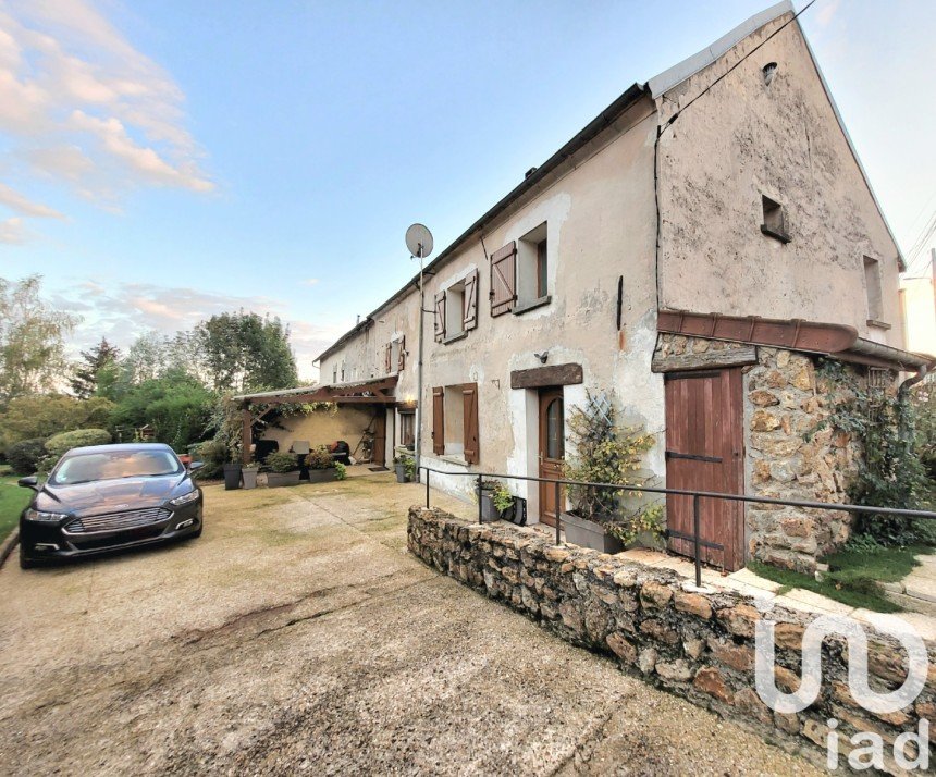 Maison 8 pièces de 196 m² à Villeneuve-sur-Bellot (77510)