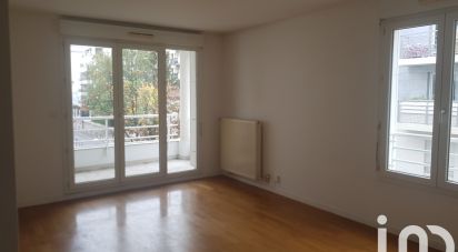 Appartement 3 pièces de 67 m² à Courbevoie (92400)