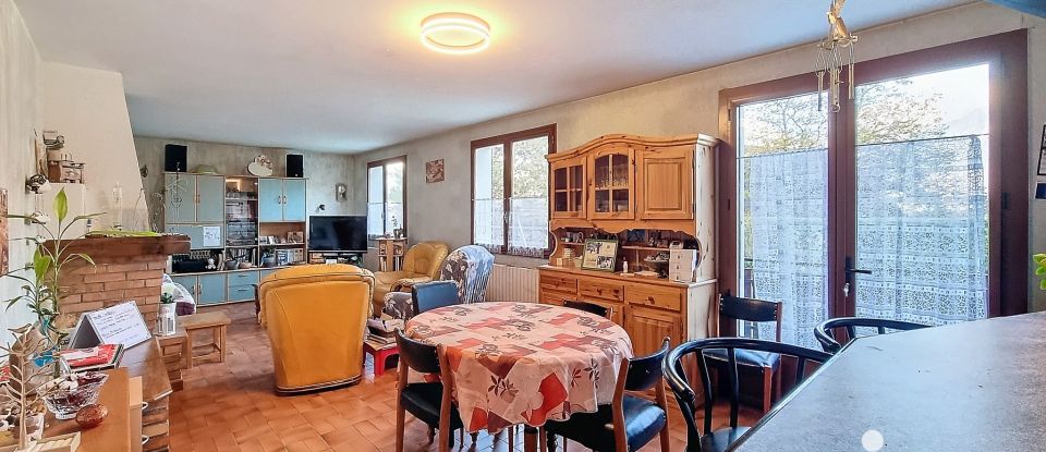 Maison traditionnelle 8 pièces de 200 m² à Saint-Jorioz (74410)