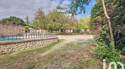 Mas 9 pièces de 204 m² à Cabrières-d'Avignon (84220)