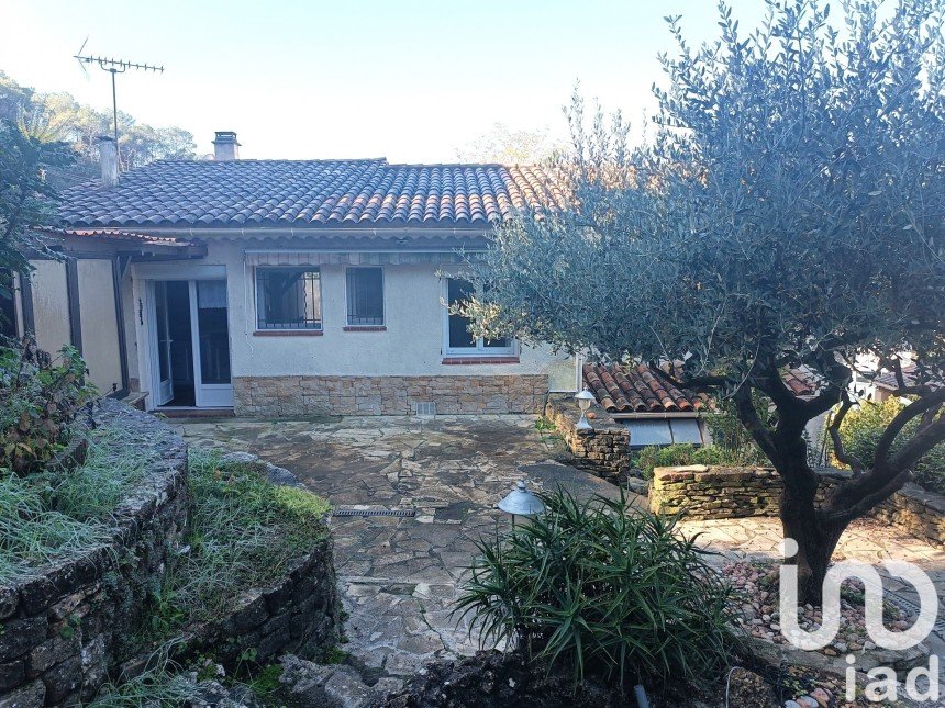 Traditional house 5 rooms of 101 m² in Cabasse (83340)