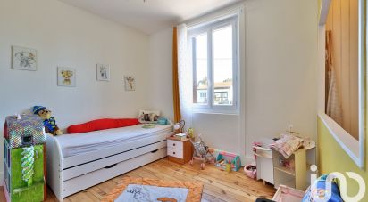 House 5 rooms of 126 m² in Chazelles-sur-Lyon (42140)