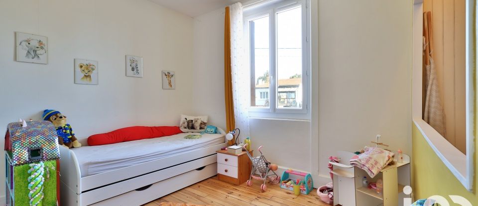 Maison 5 pièces de 126 m² à Chazelles-sur-Lyon (42140)