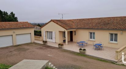 Traditional house 7 rooms of 220 m² in Naintré (86530)