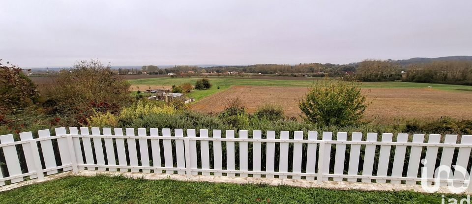 Traditional house 7 rooms of 220 m² in Naintré (86530)