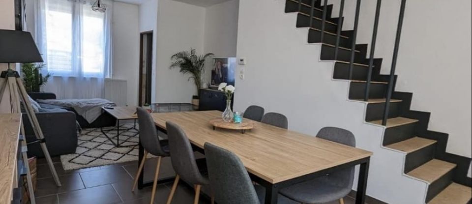 Maison 5 pièces de 82 m² à Berlaimont (59145)