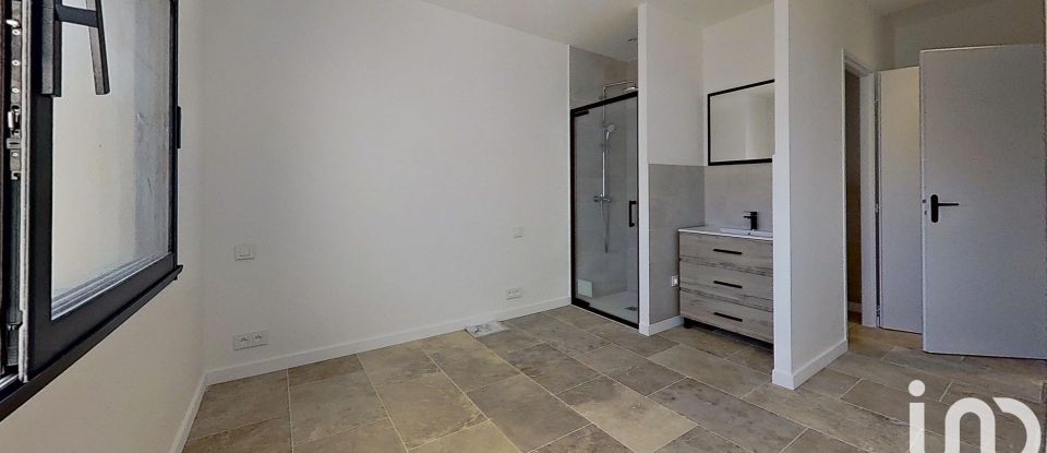 Duplex 4 pièces de 105 m² à LES ISSAMBRES (83380)