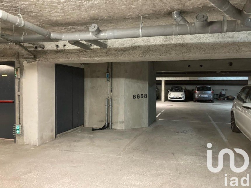 Parking of 12 m² in Bondy (93140)