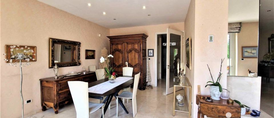 Maison 9 pièces de 380 m² à Castelsarrasin (82100)