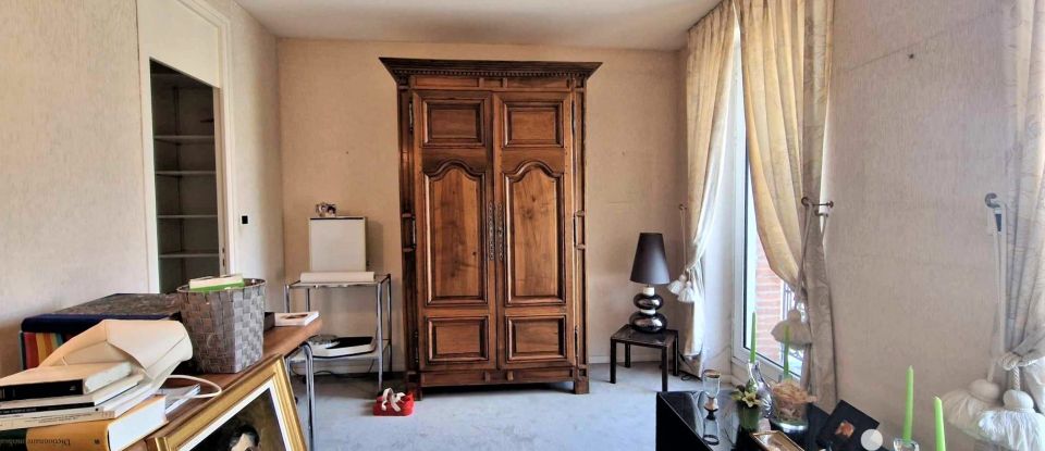 Maison 9 pièces de 380 m² à Castelsarrasin (82100)