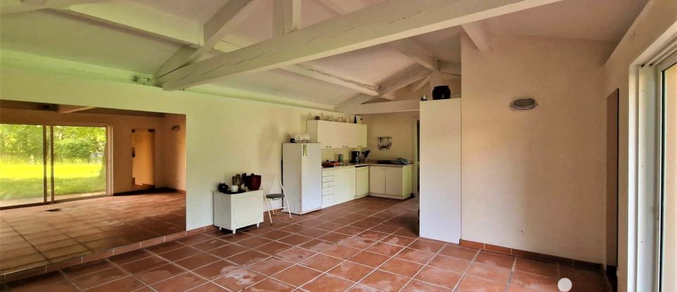 Maison 9 pièces de 380 m² à Castelsarrasin (82100)