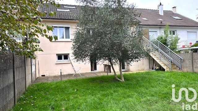 Traditional house 7 rooms of 164 m² in Champigny-sur-Marne (94500)