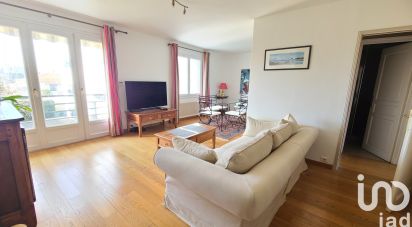 Apartment 3 rooms of 74 m² in La Rochelle (17000)