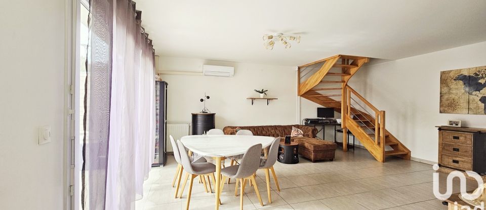 House 4 rooms of 90 m² in Châteauneuf-les-Martigues (13220)