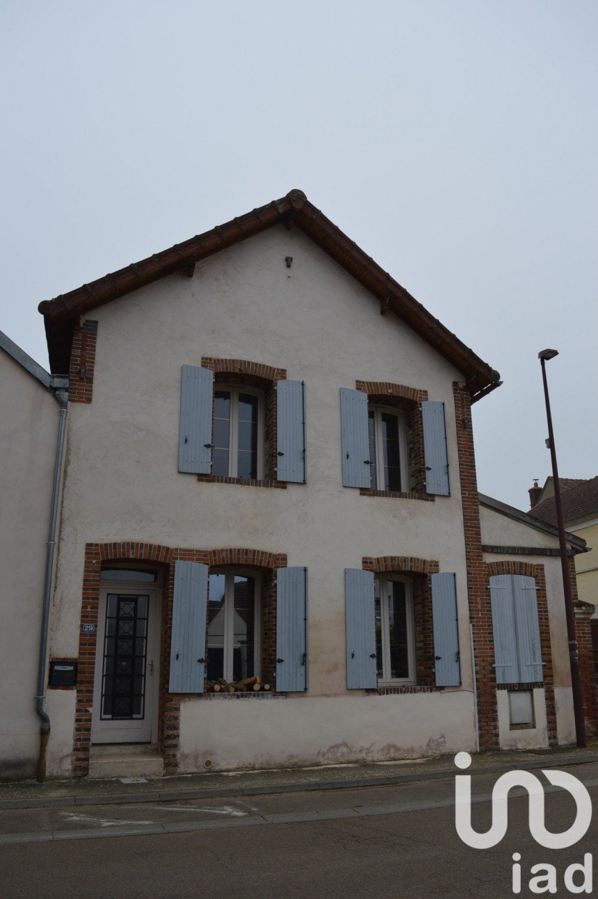 Maison de village 6 pièces de 98 m² à Charbuy (89113)