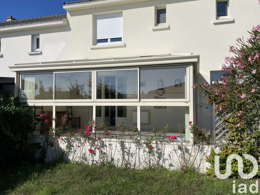 House 5 rooms of 119 m² in Couëron (44220)