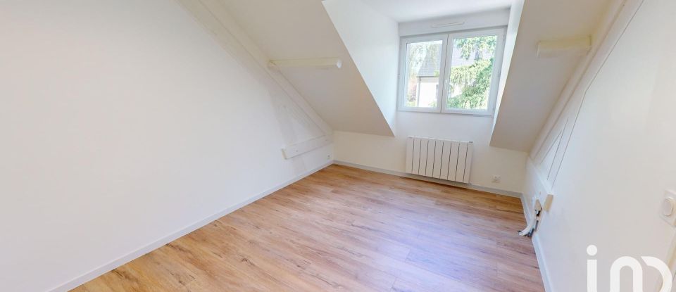 Maison traditionnelle 7 pièces de 170 m² à Vaux-le-Pénil (77000)