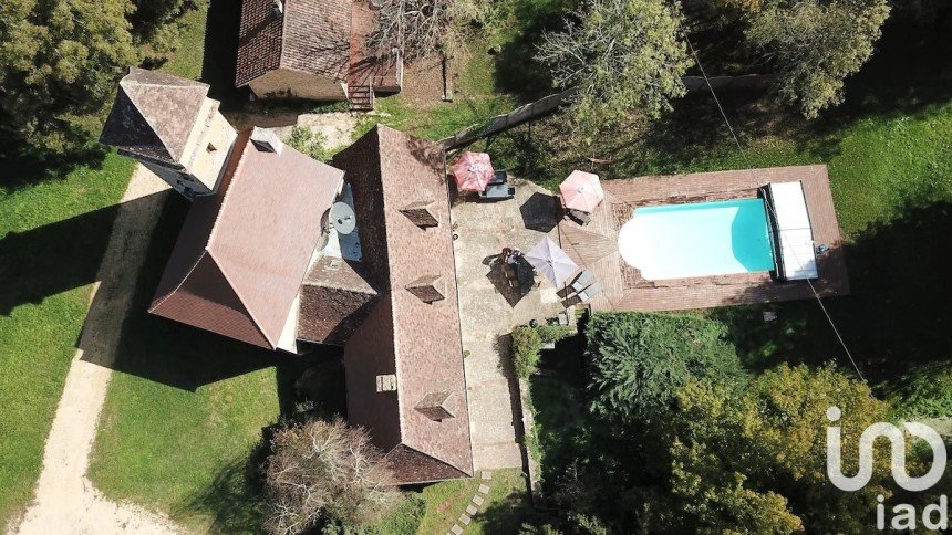 Mansion 6 rooms of 180 m² in Sarlat-la-Canéda (24200)