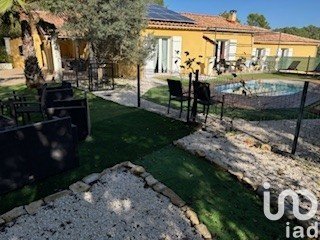 House 10 rooms of 179 m² in Rocbaron (83136)