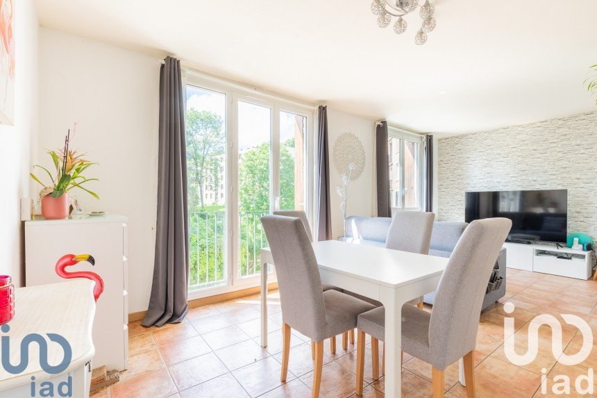 Apartment 3 rooms of 66 m² in Viry-Châtillon (91170)