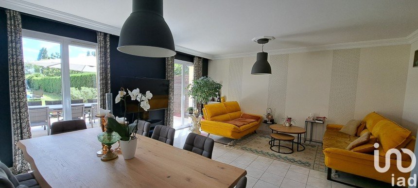 House 5 rooms of 115 m² in Villefranche-sur-Saône (69400)