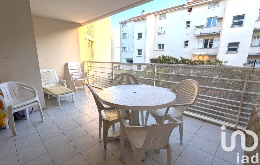 Apartment 2 rooms of 42 m² in Fréjus (83600)