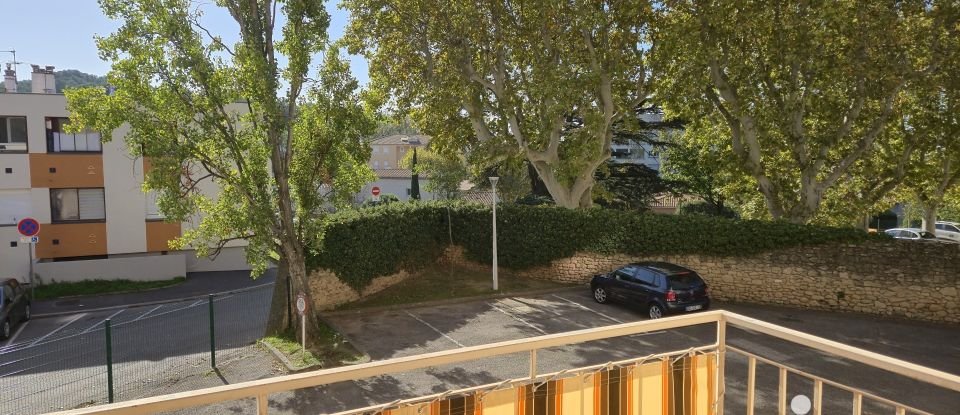 Apartment 5 rooms of 94 m² in Salon-de-Provence (13300)