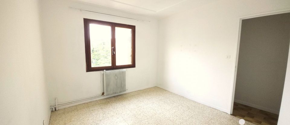 Appartement 4 pièces de 84 m² à Salon-de-Provence (13300)