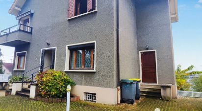 Maison 8 pièces de 226 m² à Gaillard (74240)