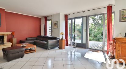 Village house 6 rooms of 135 m² in Feucherolles (78810)