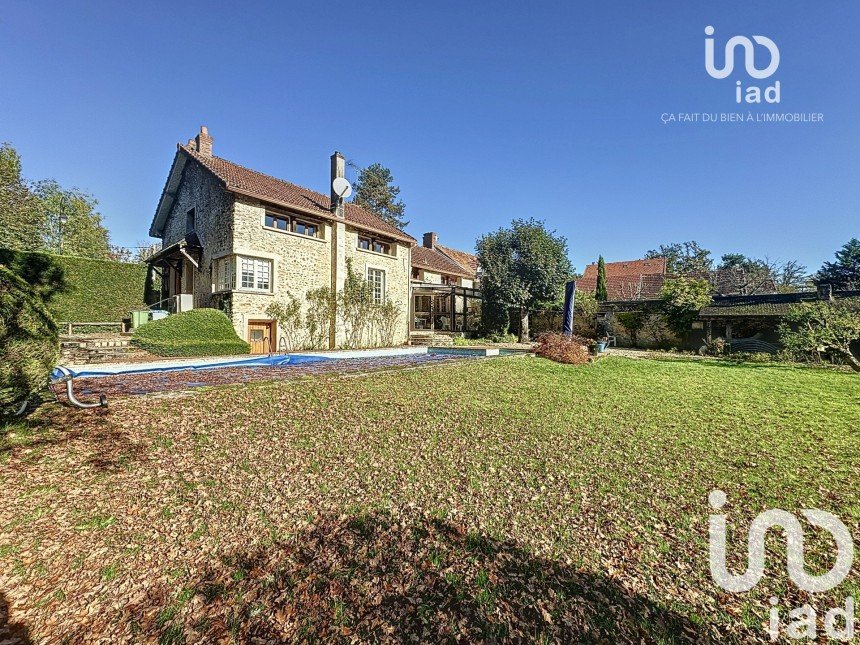 Maison de campagne 8 pièces de 243 m² à Poigny-la-Forêt (78125)