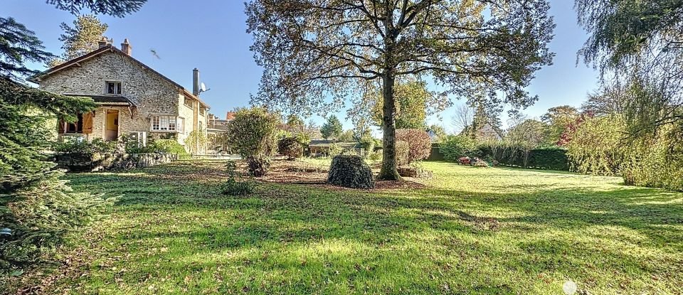 Maison de campagne 8 pièces de 243 m² à Poigny-la-Forêt (78125)