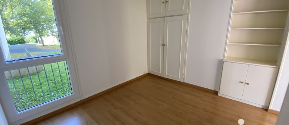 Apartment 3 rooms of 60 m² in Avon (77210)