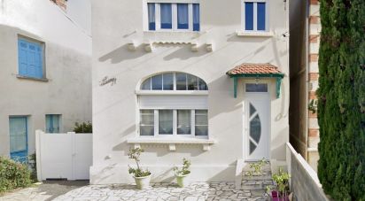 Traditional house 4 rooms of 84 m² in Royan (17200)